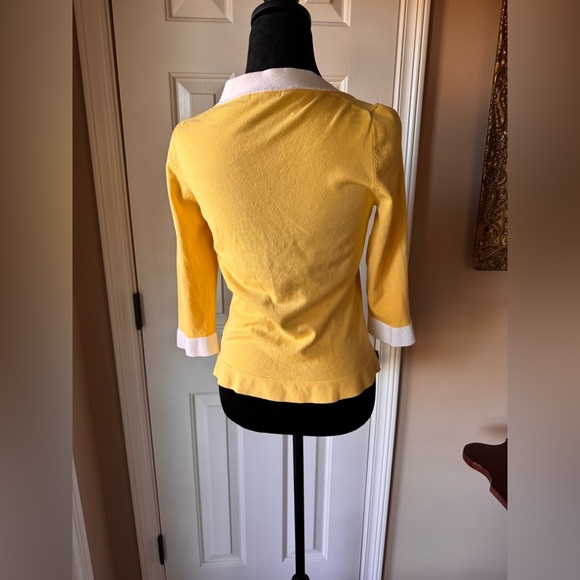 BCBG Maxazria 75% Silk Blend Yellow and white Knit Sweater NWOT - Picture 4 of 9